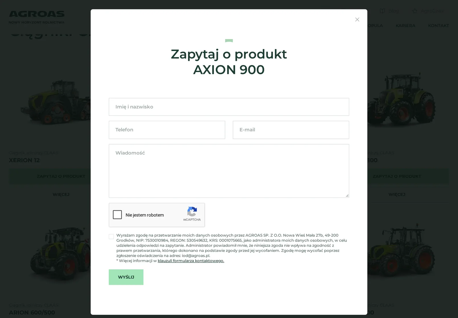 Okno „Zapytaj o produkt AXION 900” nad listą ciągników CLAAS: pola imienia i nazwiska, telefonu, e-maila i wiadomości, pole „Nie jestem robotem”, zgoda na przetwarzanie danych i przycisk „Wyślij”