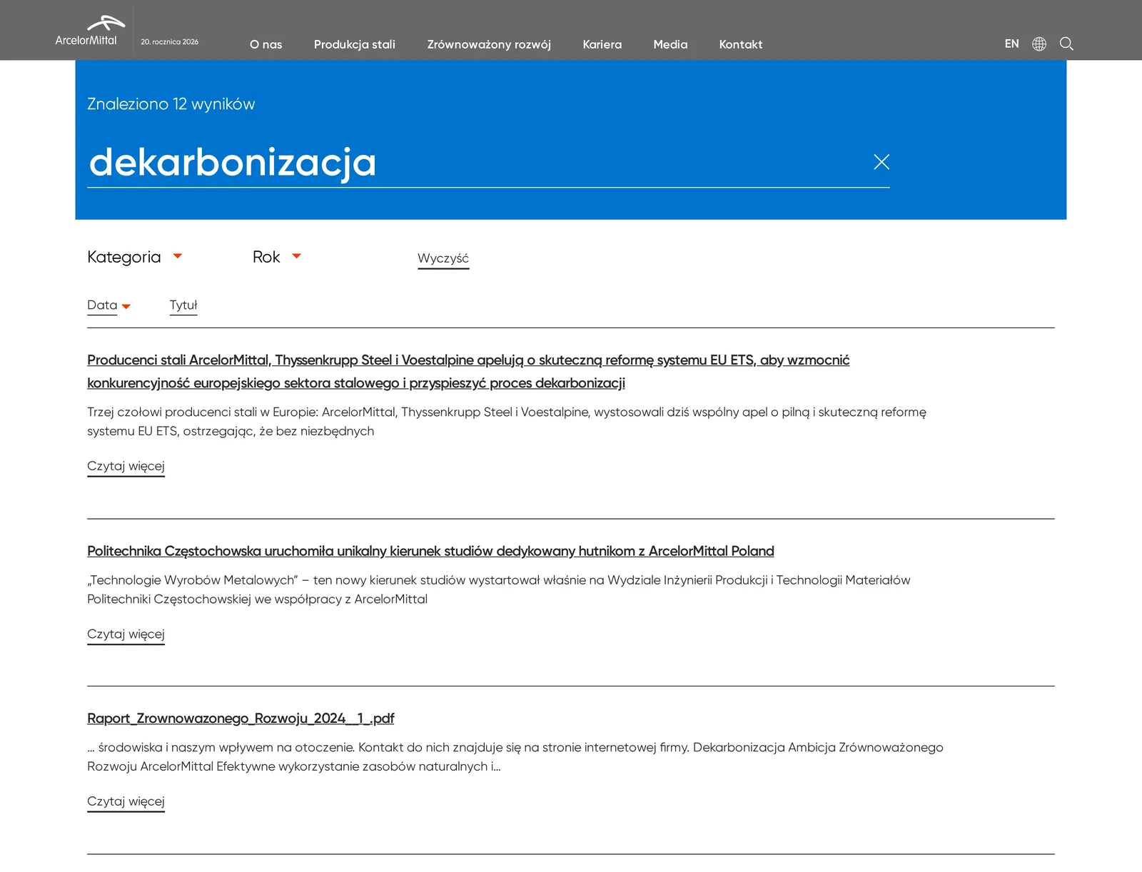 Wyniki wyszukiwania hasła „dekarbonizacja”: filtry kategorii i roku, sortowanie według daty i tytułu oraz wyniki z artykułami i raportem w PDF