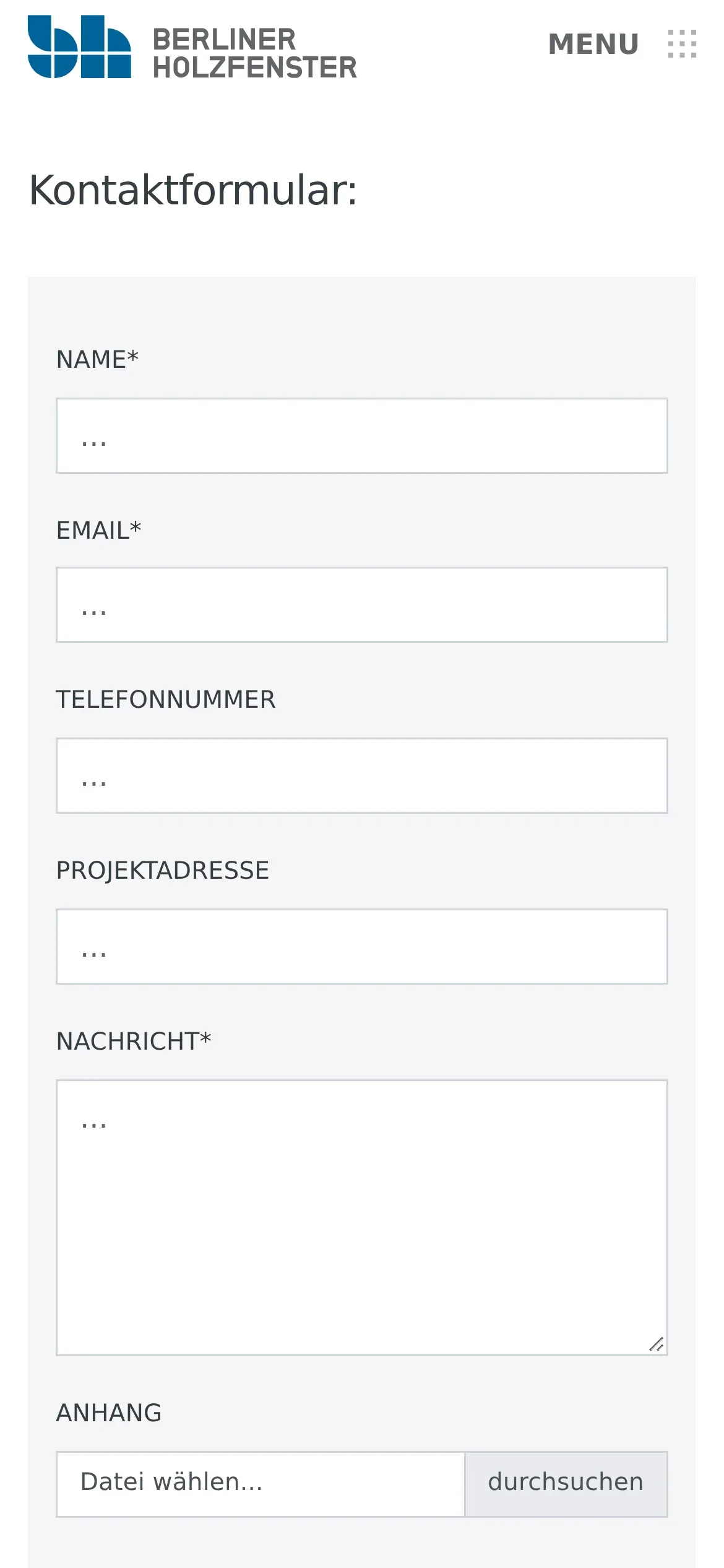 Formularz kontaktowy na telefonie: pola imienia, e-maila, telefonu, adresu inwestycji i wiadomości oraz dodawanie załącznika