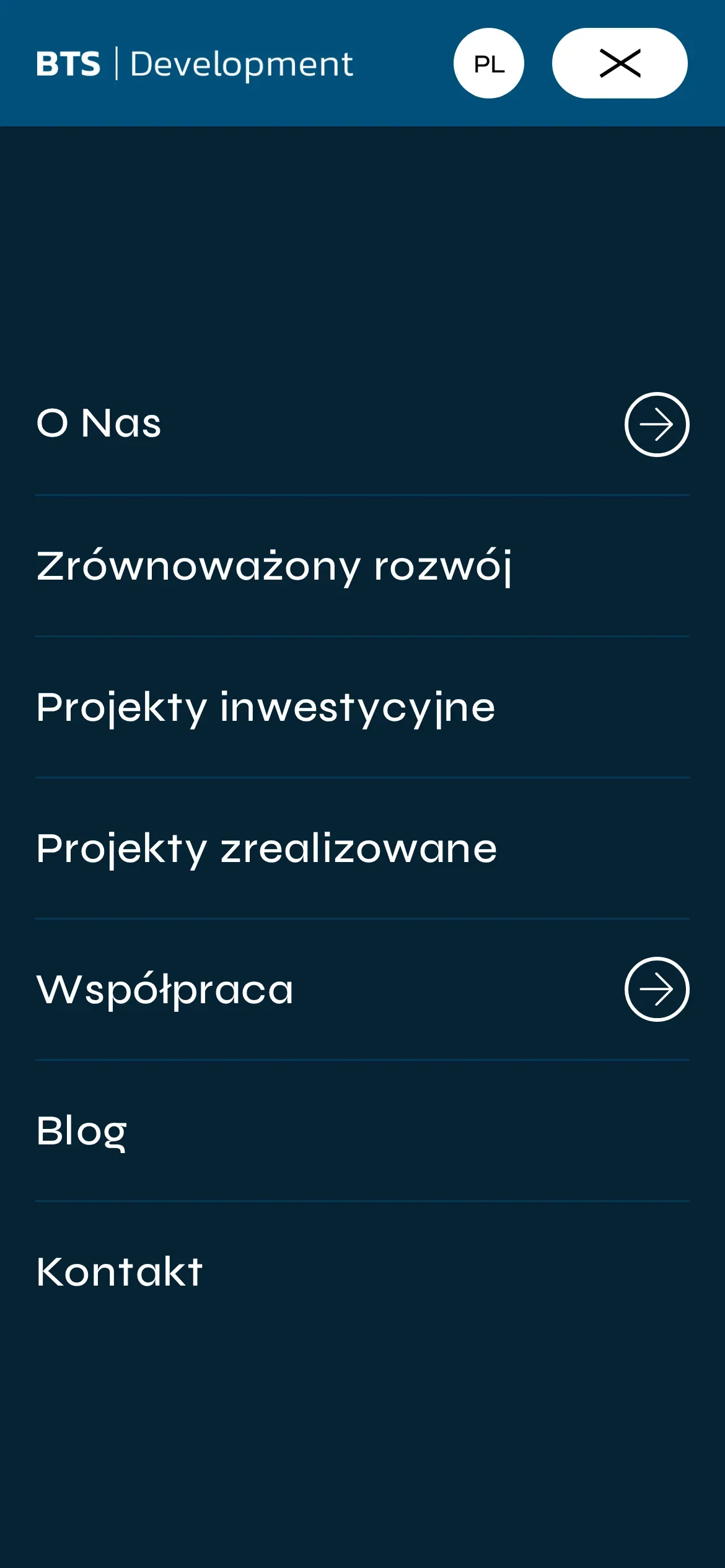 Otwarte menu BTS Development na telefonie: O nas, Zrównoważony rozwój, Projekty inwestycyjne, Projekty zrealizowane, Współpraca, Blog i Kontakt