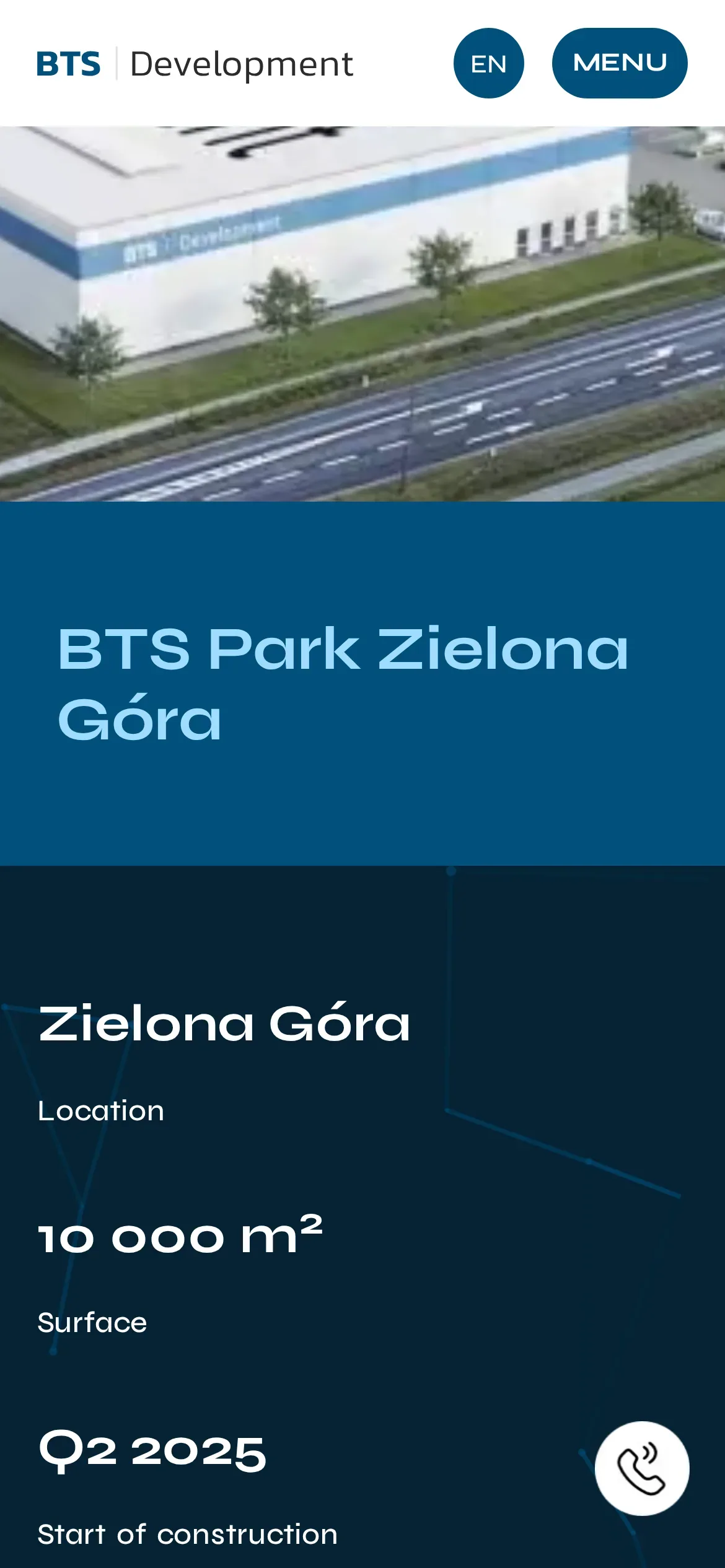 Ta sama karta w wersji angielskiej: etykiety „Location”, „Surface” i „Start of construction” przy terminie Q2 2025