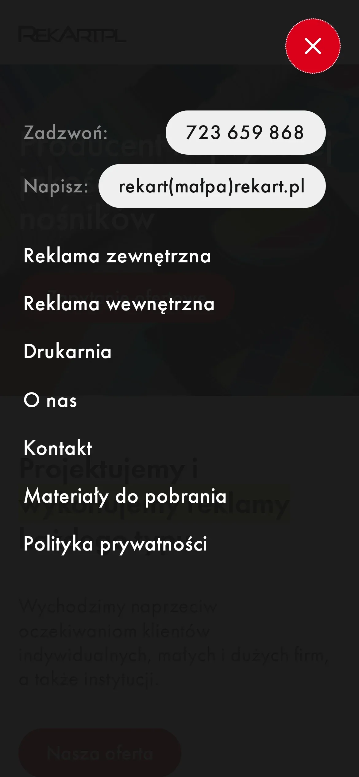 Otwarte menu RekArt.pl na telefonie: telefon i e-mail na górze, pod nimi reklama zewnętrzna, reklama wewnętrzna, drukarnia, o nas, kontakt i materiały do pobrania