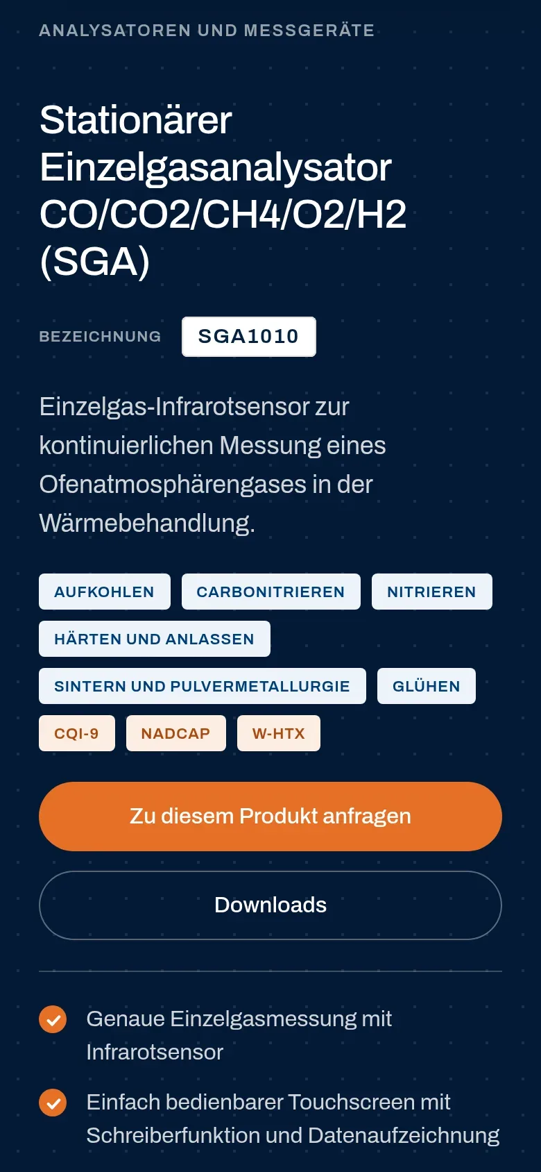 Ta sama karta w wersji niemieckiej: „Stationärer Einzelgasanalysator”, procesy „Aufkohlen” i „Nitrieren” oraz przycisk „Zu diesem Produkt anfragen”